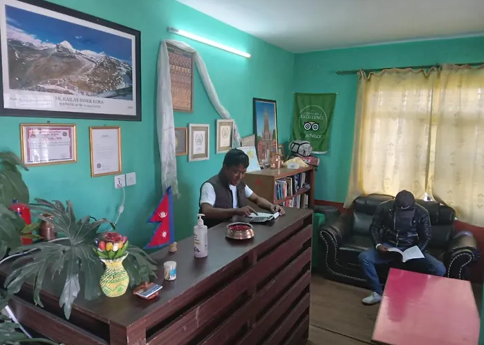 Tashidelek Guest Lodge & House